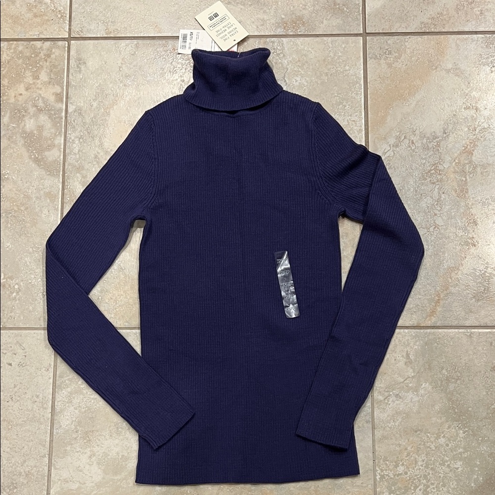 New Uniqlo Extra Fine Merino Wool Sweater, XS